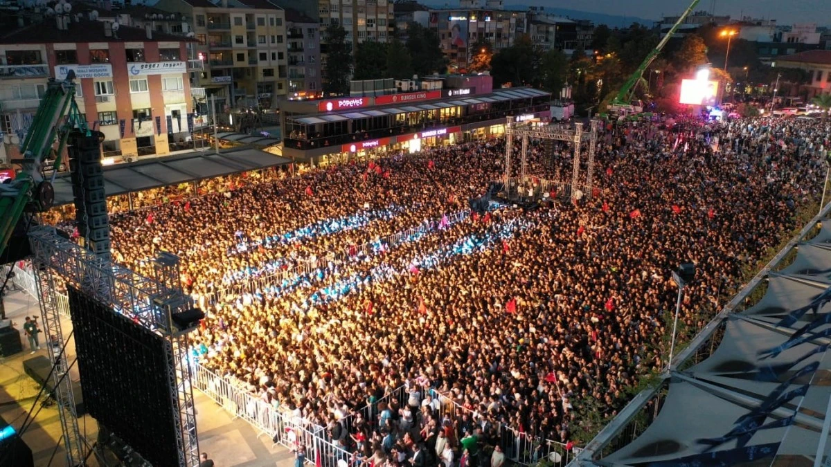 Son yılların en coşkulu gençlik konseri Aydın'da gerçekleşti