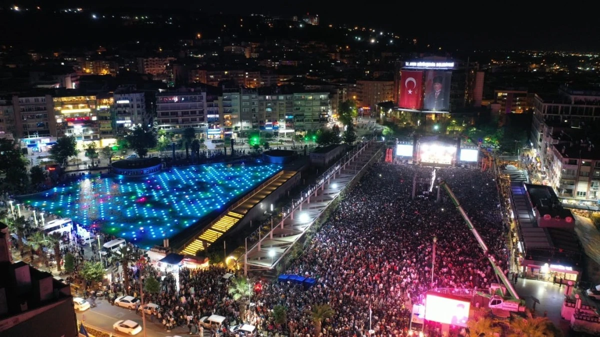 Son yılların en coşkulu gençlik konseri Aydın'da gerçekleşti