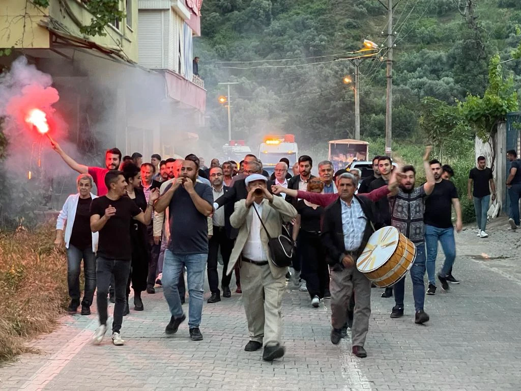 NAZİLLİ’DE MİLLET İTTİFAKI’NDAN GÖVDE GÖSTERİSİ