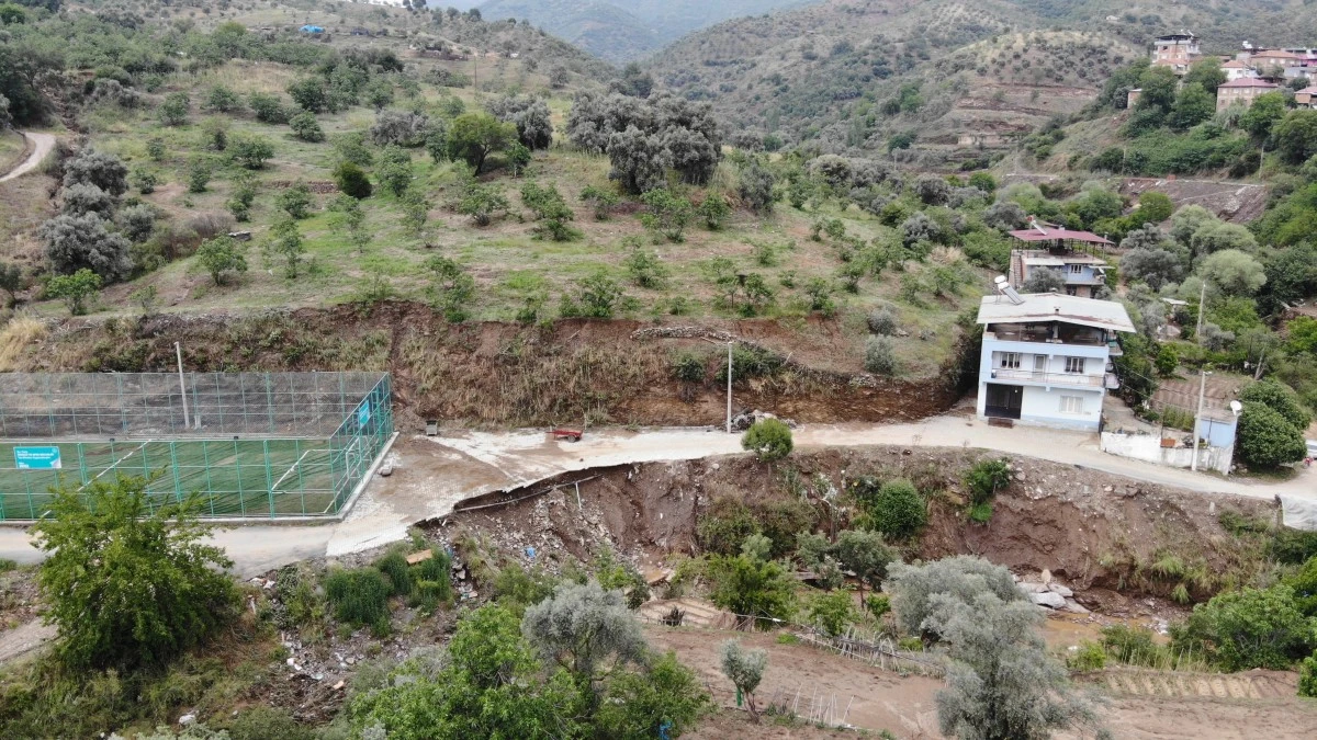 Aydın’ın incir deposu Meşeli, sel ve doluya teslim oldu