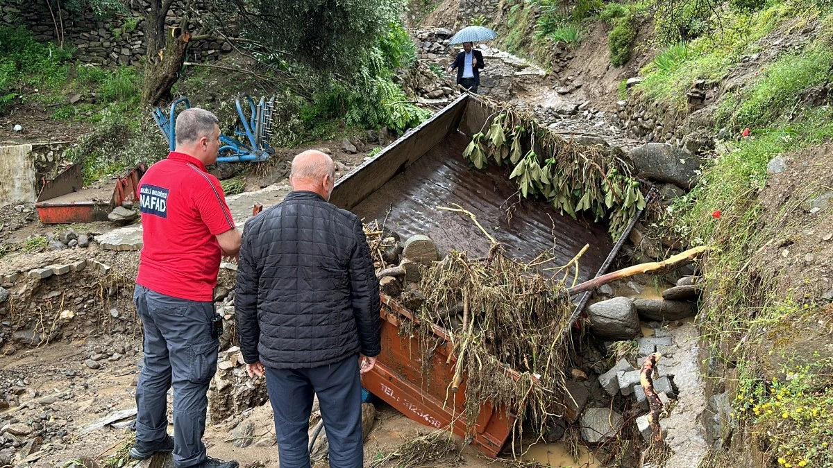 Nazilli'de Demirciler Mahallesi sele teslim oldu