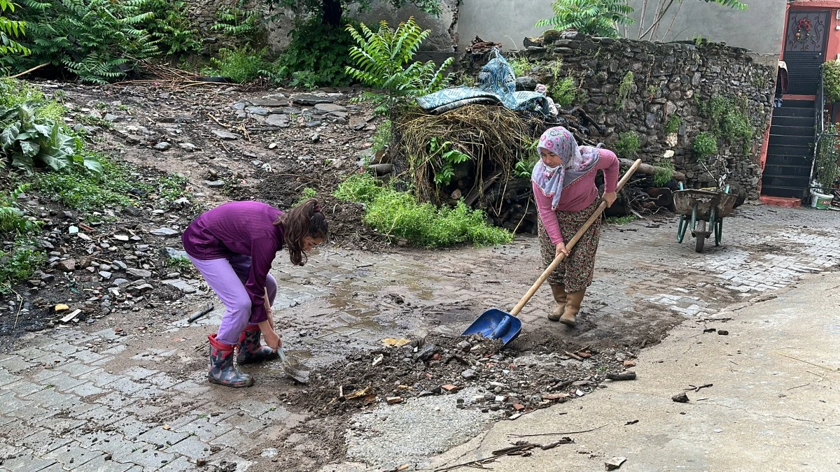 Nazilli'de Demirciler Mahallesi sele teslim oldu