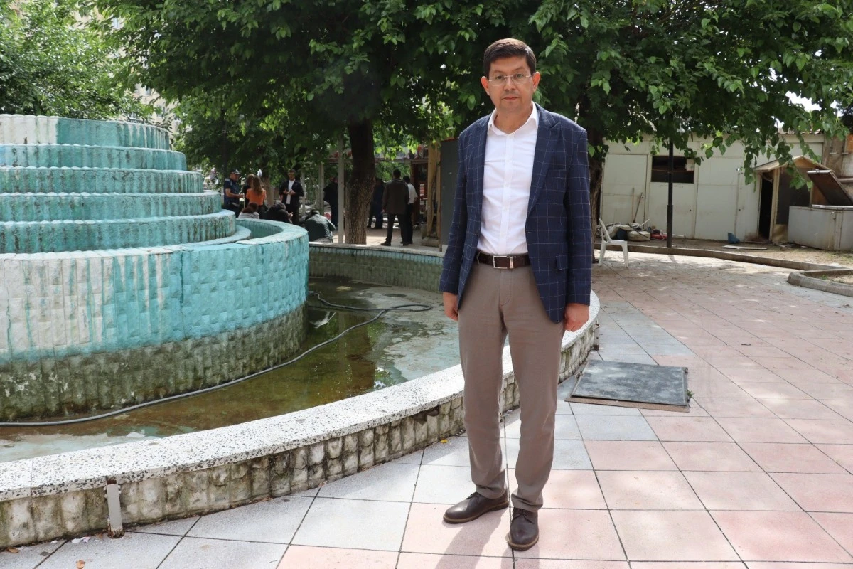 Nazilli Belediyesi merkezdeki büfeyi yeniliyor