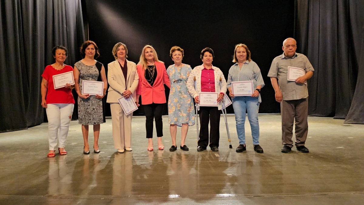 Nazilli’de sağlık çalışanları kurs alıp, zeybek oynadı