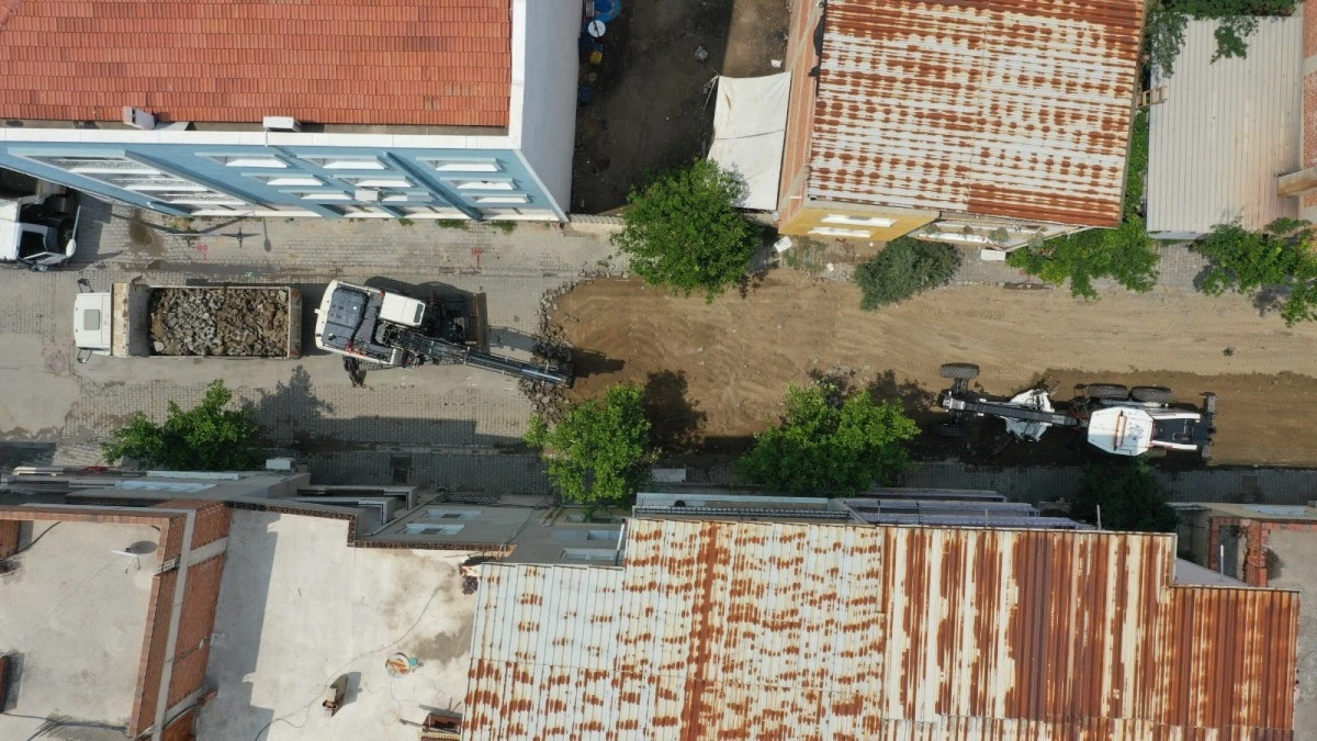 Aydın Büyükşehir Belediyesi Çine’nin yollarını yeniliyor
