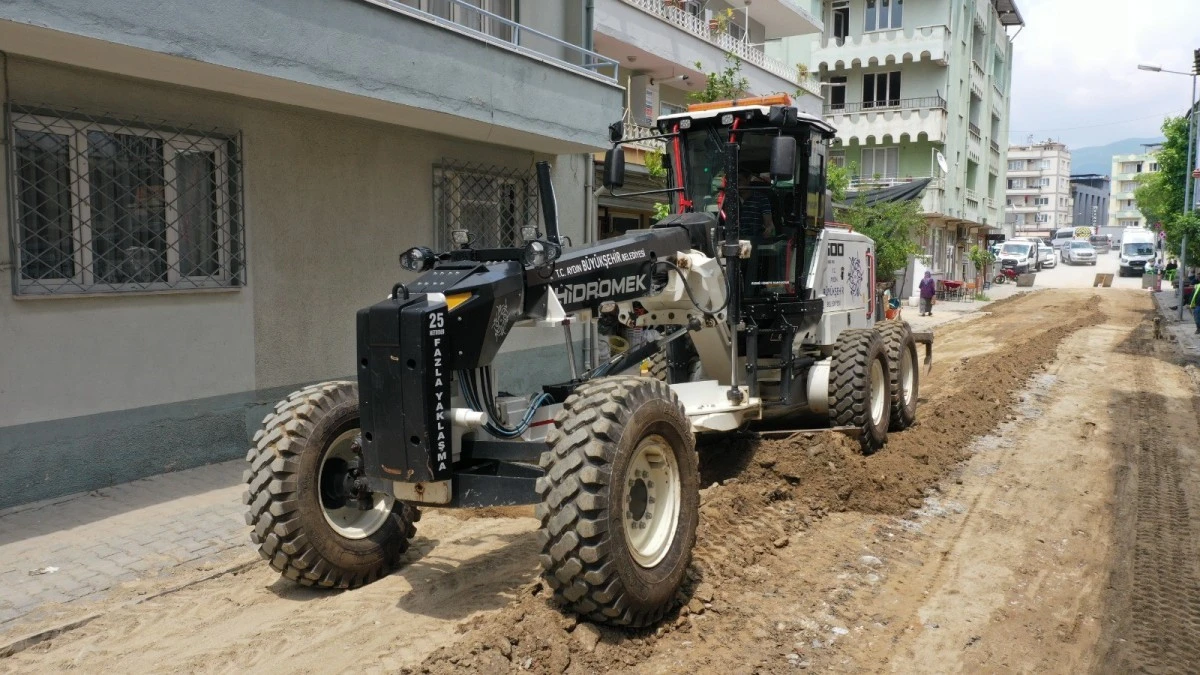Aydın Büyükşehir Belediyesi Çine’nin yollarını yeniliyor