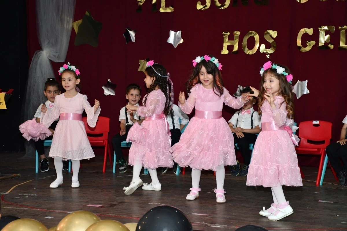 Köşklü miniklerden mezuniyet şöleni
