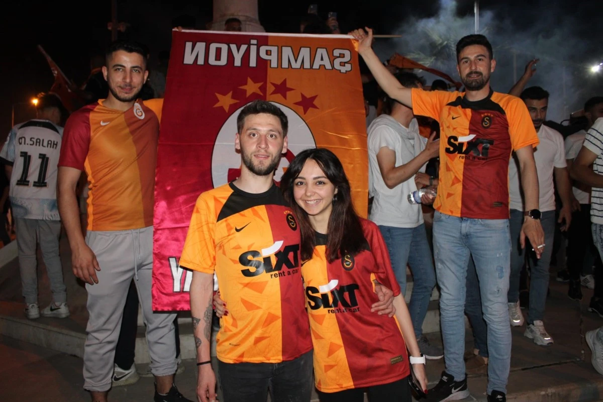 Galatasaray kupayı kaldırdı, Aydın sokakları sarı-kırmızıya boyandı