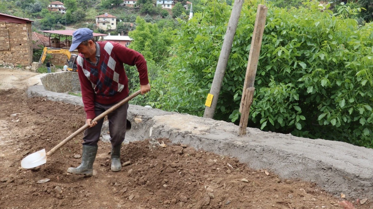 Kavakderesi Mahalle sakinlerinden Başkan Özcan'a teşekkür