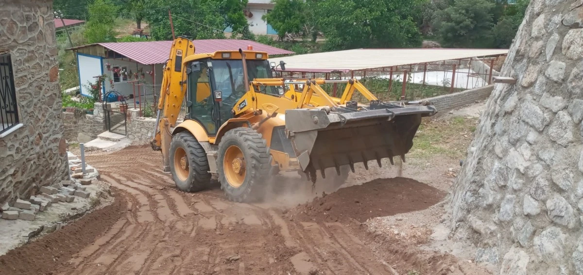 Nazilli Belediyesi Ketenova Mahallesi'nde yol çalışmalarına başladı