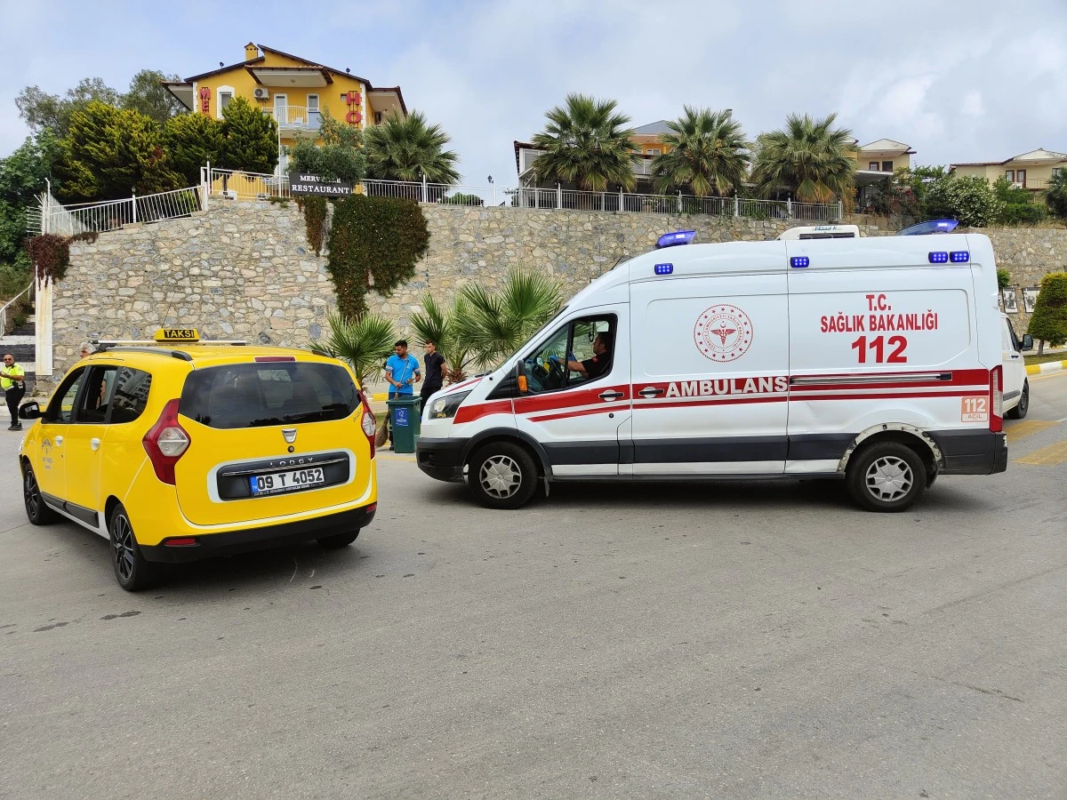 Kuşadası'nda trafik kazası: 2 yaralı