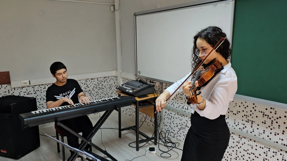 Nazilli'de 4 ülkeden öğretmenler öğrencilere sosyal destek için birlik oldu