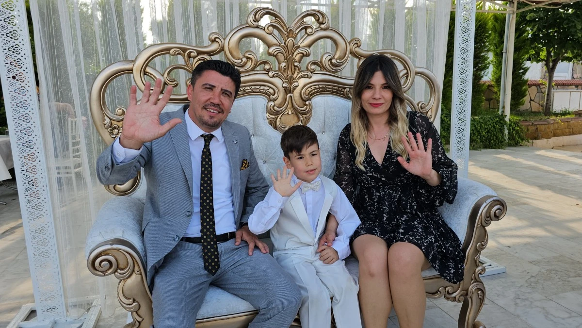 Sünnet cemiyetinde müdürler yemek servisi yaptı