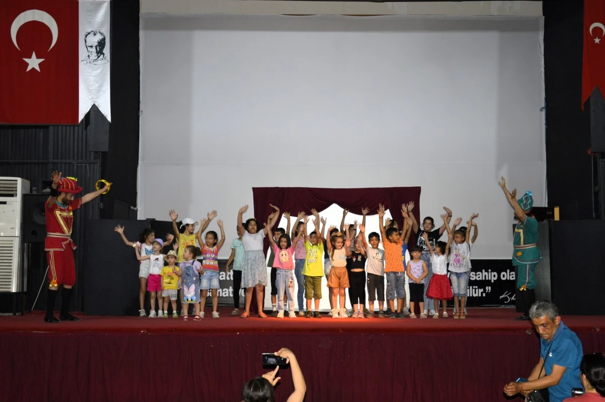 Çineli minikler Hacivat ve Karagöz ile eğlendi