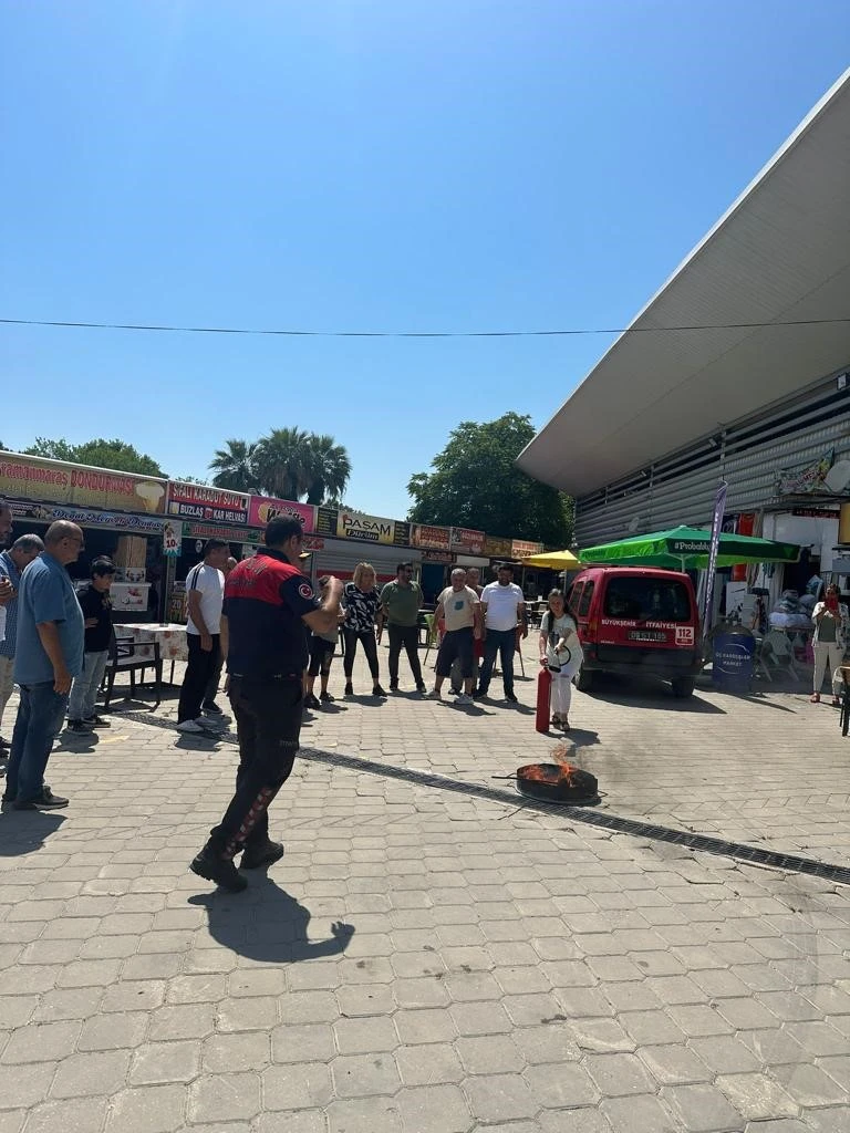 Kuşadası Nazilli Halk Pazarı'nda yangın tatbikatı