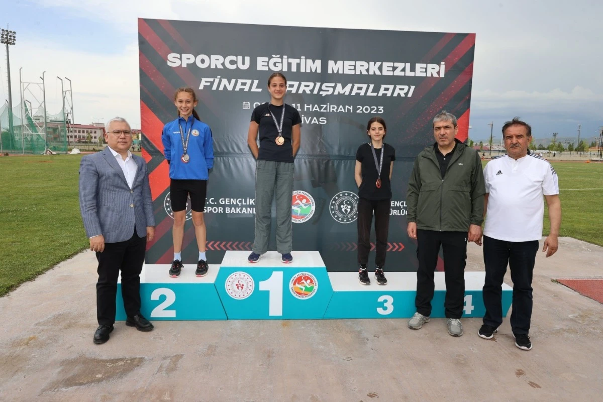 Kuyucaklı sporcular madalyaya doymuyor