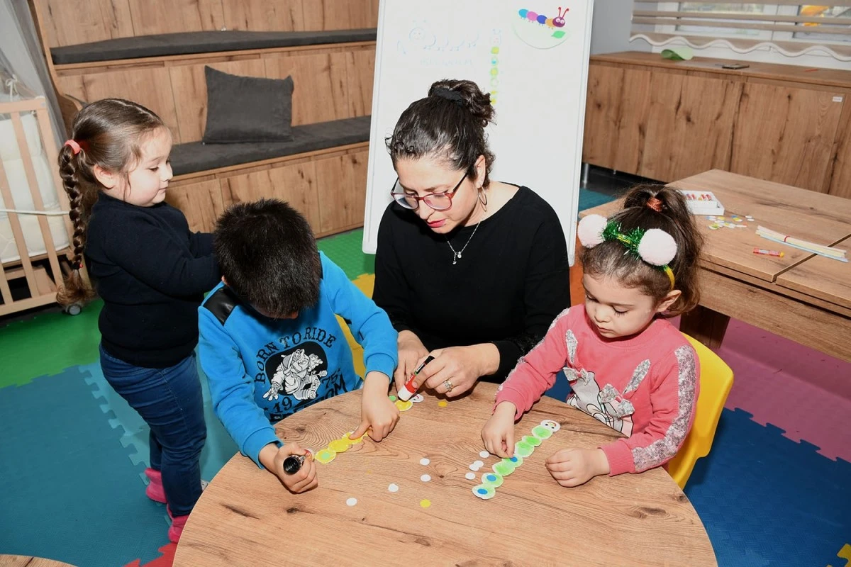 ‘Anne Baba Çocuk Eğitim Merkezi’ ebeveyn ve çocukların gözdesi oldu