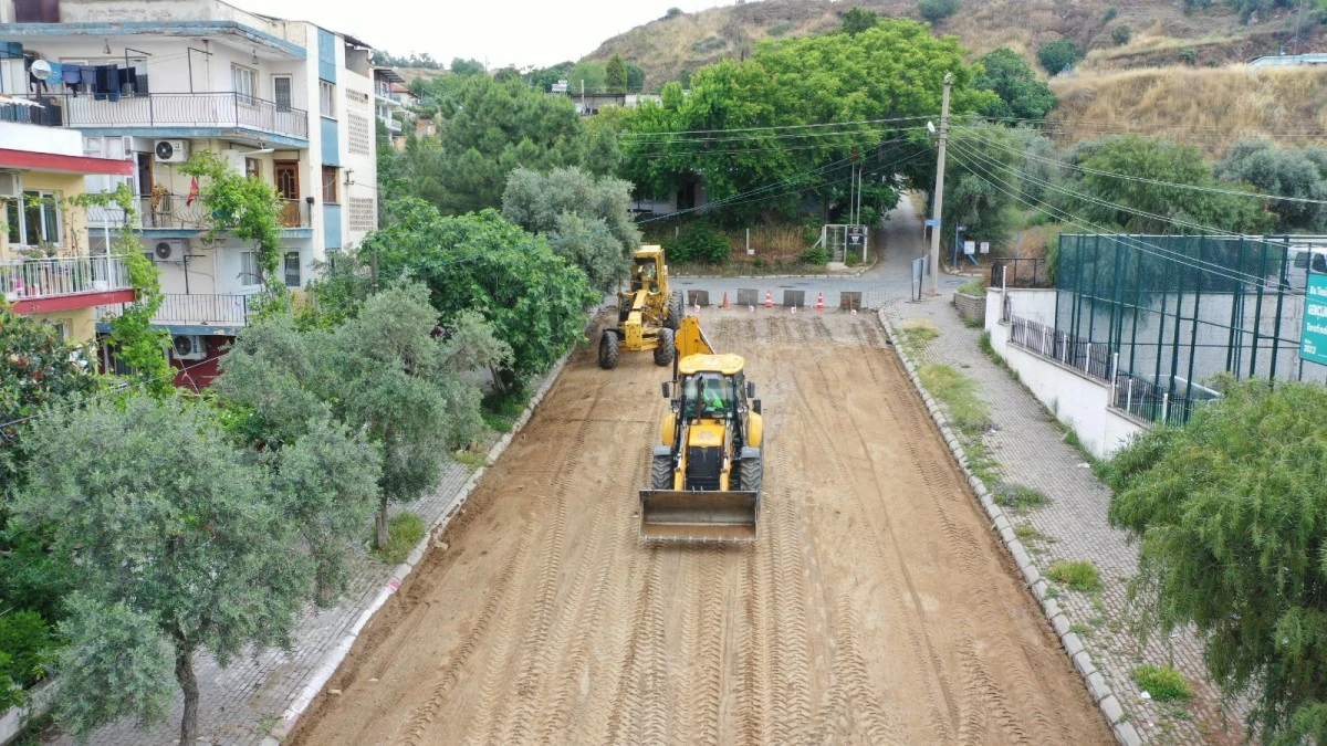 AYDIN BÜYÜKŞEHİR BELEDİYESİ EFELER ŞERBETCİ CADDESİ’NDE SICAK ASFALT ÇALIŞMALARINA BAŞLADI