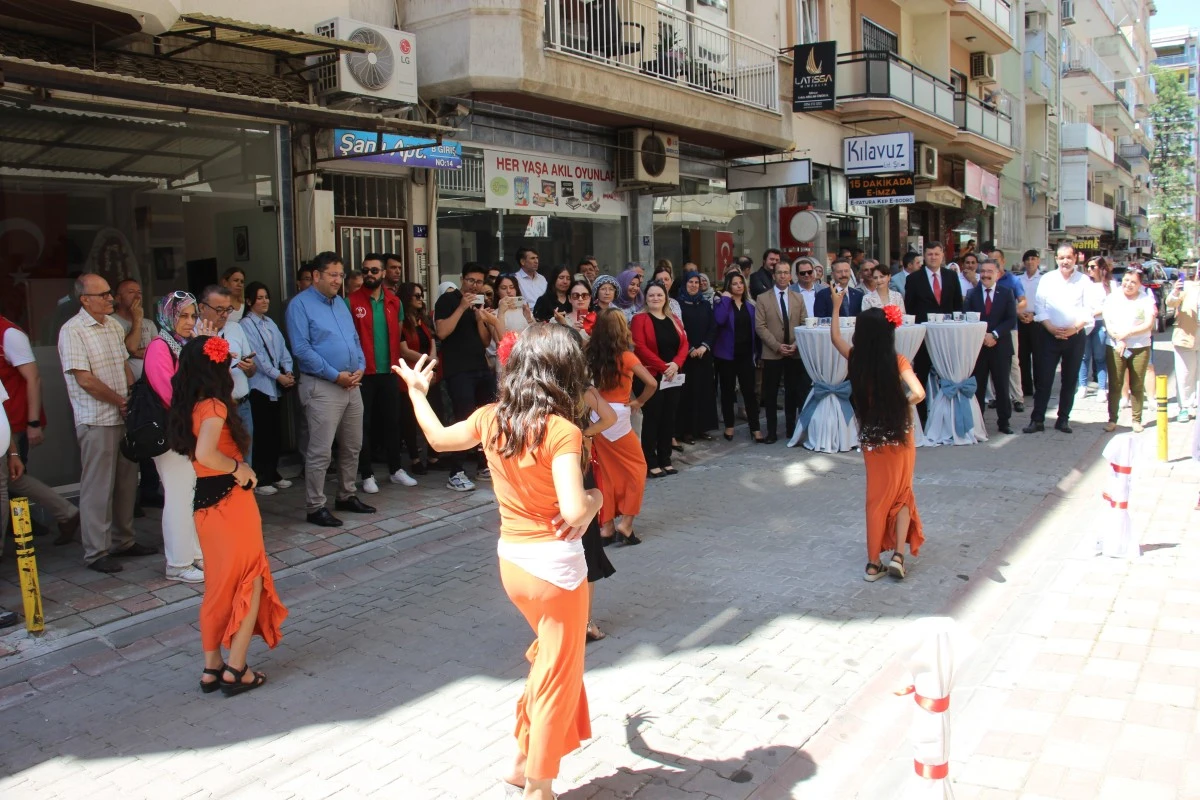 Aydın'da Roman kadınlara yönelik el sanatları atölyesi açıldı