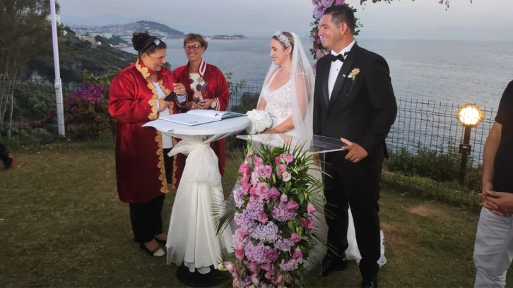 Başkan Çerçioğlu, yeğeninin nikahını kıydı 