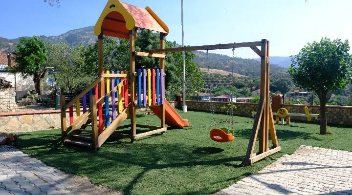 KUYUCAK&rsquo;TA 2 MESİRE ALANINDA &Ccedil;ALIŞMALAR DEVAM EDİYOR
