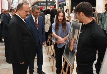 &ldquo;100.Yılında Cumhuriyet ve Atat&uuml;rk&rdquo; konulu resim sergisi a&ccedil;ıldı