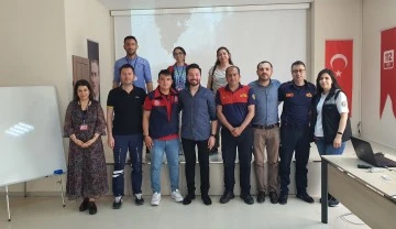 112 Acil &Ccedil;ağrı Merkezi &ccedil;alışanlarına hizmet i&ccedil;i eğitim