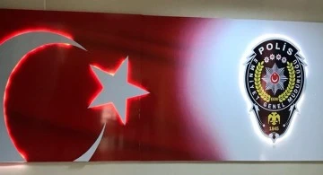 30 yıl hapis cezasıyla aranan zanlı Kuşadası polisinden ka&ccedil;amadı