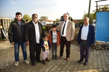 Acarlar&rsquo;da yollar hem yenileniyor hem de yeşilleniyor