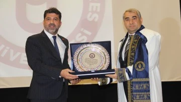 AD&Uuml;'n&uuml;n yeni Rekt&ouml;r&uuml; Prof. Dr. Kent g&ouml;reve başladı