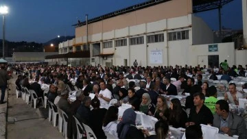 AK Parti Aydın'da 5 bin kişilik iftar yemeği d&uuml;zenledi