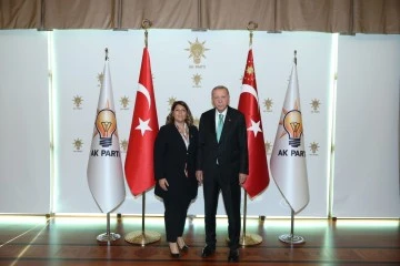 AK Parti Aydın İl Kadın Kolları'nın yeni başkanı Kayır oldu