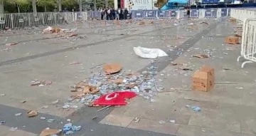 AK Parti Aydın mitinginden tepki &ccedil;eken g&ouml;r&uuml;nt&uuml;ler: T&uuml;rk bayrağı yine yerlerde