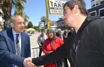 AK PARTİLİ ABAK KUŞADASI'NDA TAKSİCİLERLE BULUŞTU