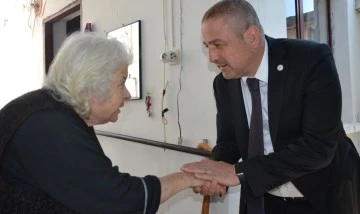 AK PARTİLİ ABAK'TAN YAŞLI VE HASTA VATANDAŞLARA BAYRAM ZİYARETİ