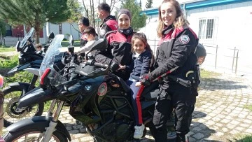 Anaokulu &ouml;ğrencileri Polis Haftası'nı kutladı