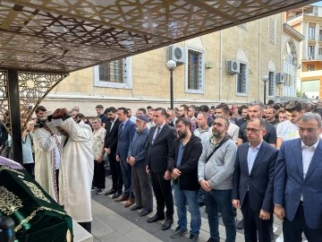 Asans&ouml;r faciasında hayatını kaybeden Zeren, g&ouml;z yaşları arasında toprağa verildi