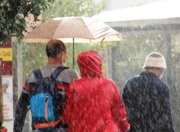 Aydın'a g&ouml;k g&uuml;r&uuml;lt&uuml;l&uuml; sağanak yağış uyarısı