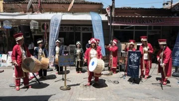 Aydın B&uuml;y&uuml;kşehir Belediyesi Kadın Mehteran Takımı&rsquo;na Nazilli&rsquo;de yoğun ilgi