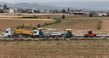 AYDIN B&Uuml;Y&Uuml;KŞEHİR BELEDİYESİ KENTİN D&Ouml;RT BİR YANINDA YOL YAPIM &Ccedil;ALIŞMALARINA DEVAM EDİYOR