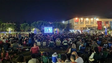 Aydın B&uuml;y&uuml;kşehir Belediyesi'nin sinema geceleri beğeni topluyor