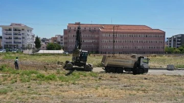 Aydın B&uuml;y&uuml;kşehir Belediyesi S&ouml;ke'de yol yapım &ccedil;alışmalarına devam ediyor