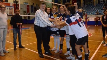 Aydın&rsquo;da 100. Yıl Voleybol Turnuvası heyecanı sona erdi