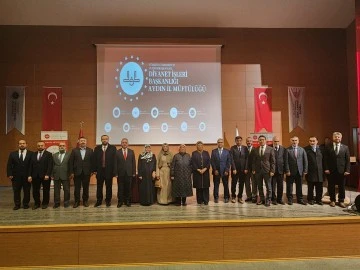 Aydın'da 'Aileyi Ayakta Tutan Değerler' konferansı verildi
