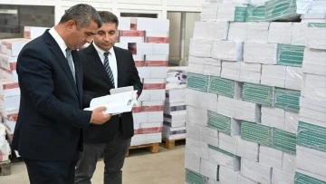 Aydın'da bir milyonu aşkın ders kitabı &uuml;cretsiz dağıtıldı