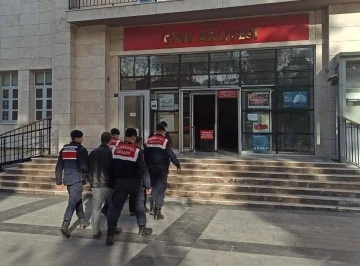 Aydın&rsquo;da jandarma ekipleri 7 su&ccedil;luyu yakaladı