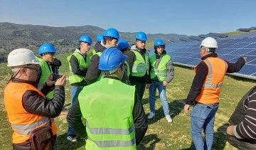 Aydın&rsquo;da &ouml;ğrenciler g&uuml;neş enerji santralini gezdi