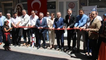 Aydın'da Roman kadınlara y&ouml;nelik el sanatları at&ouml;lyesi a&ccedil;ıldı