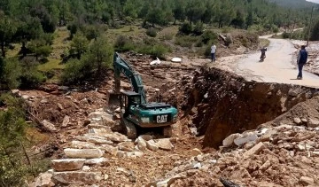 Aydın&rsquo;da taşkınlarla m&uuml;cadele s&uuml;r&uuml;yor