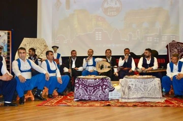 Aydın'da yaşayan Elazığlılar memleket hasretini gidermek i&ccedil;in gece d&uuml;zenledi